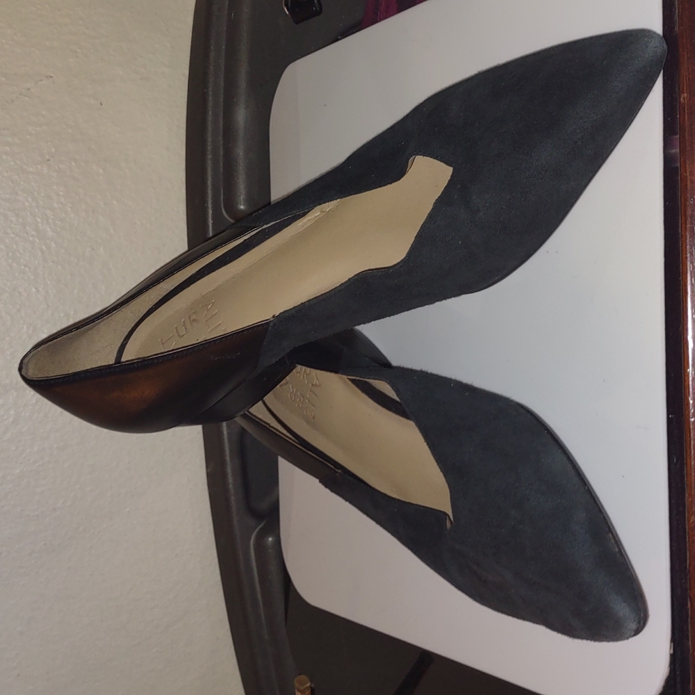 NATURALIZER CAP TOE HEELS